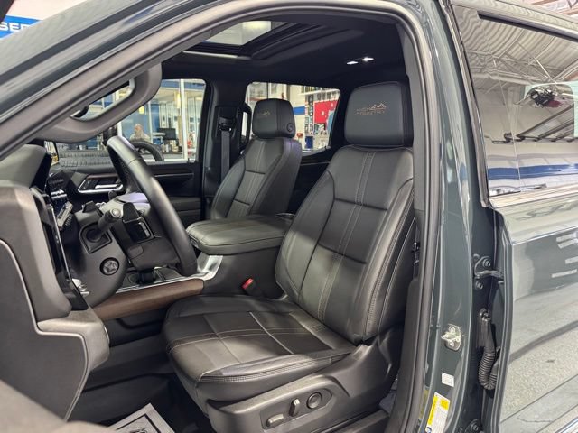 Used 2026 Chevrolet Silverado 1500 High Country AWD/4WD image 25