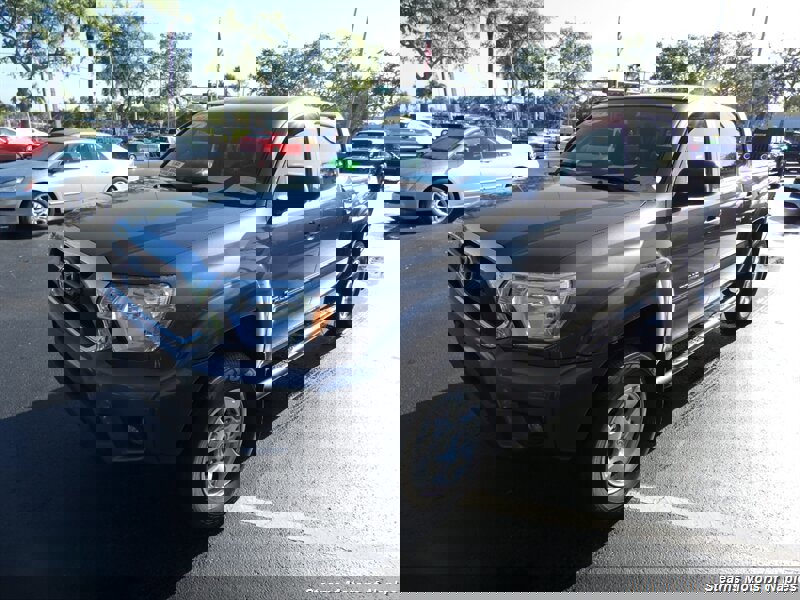 Used 2014 Toyota Tacoma PreRunner w/ SR5 Package image 3