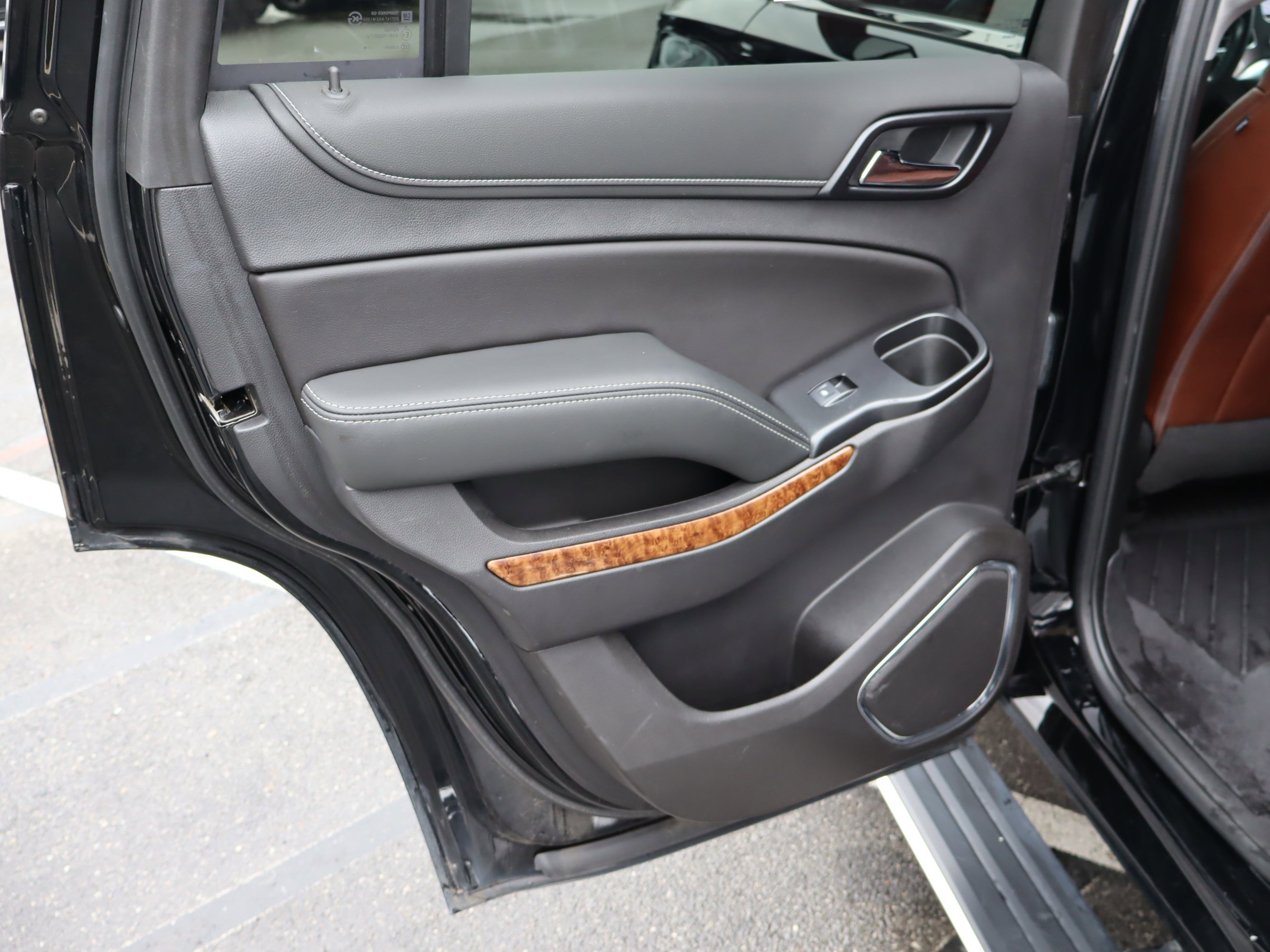 Used 2020 Chevrolet Tahoe Premier w/ Premier Plus Edition image 32