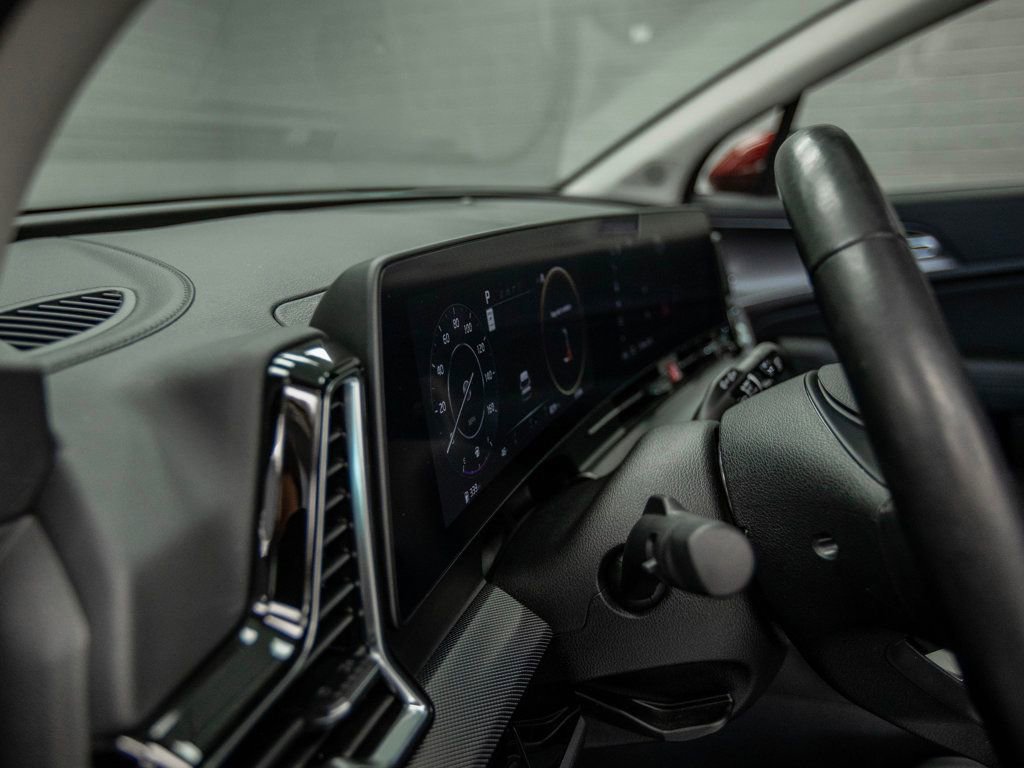 Used 2024 Kia Sportage SX image 18