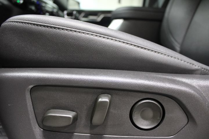 Used 2025 Chevrolet Silverado 1500 LTZ AWD/4WD image 21
