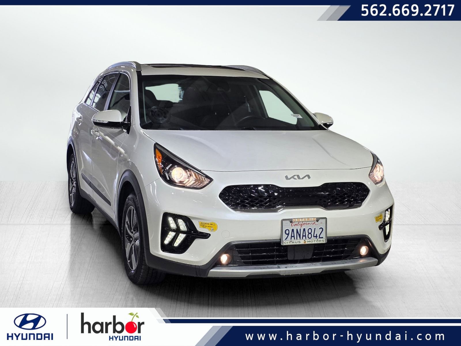 Used 2022 Kia Niro EX Premium FWD image 1