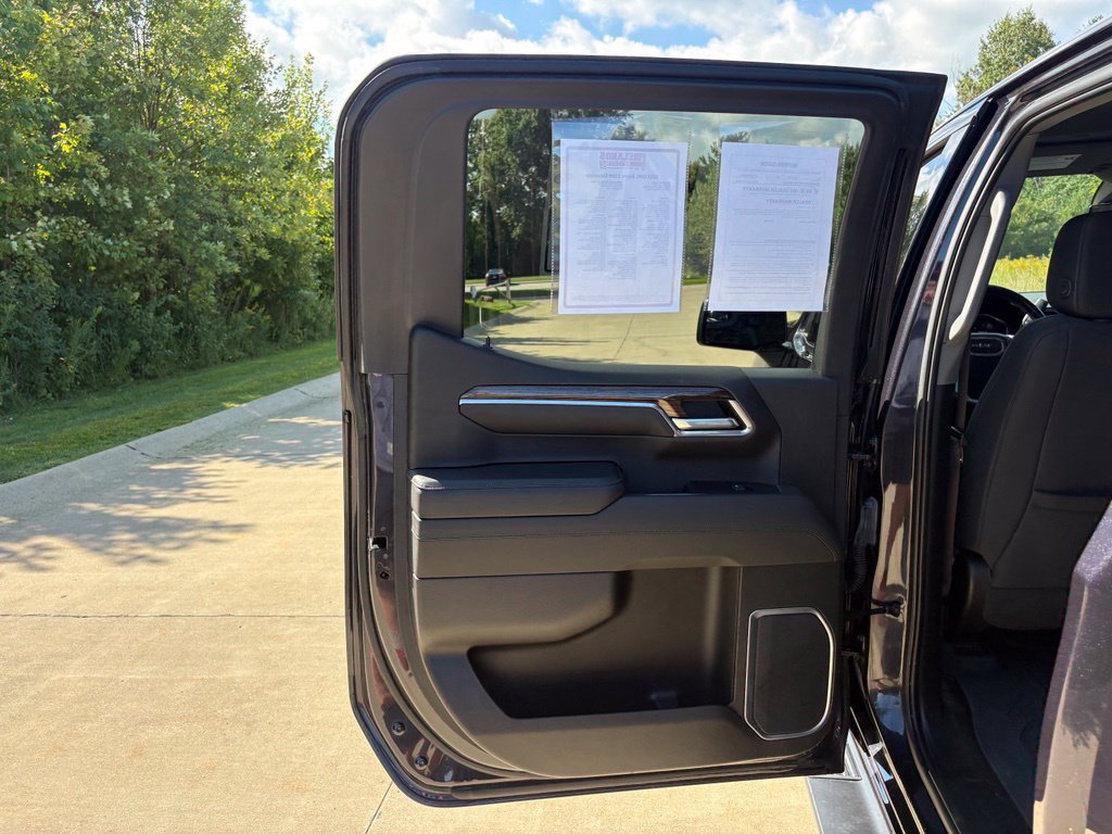 Used 2022 GMC Sierra 1500 Elevation w/ LPO, Elevation Black Package AWD/4WD image 44