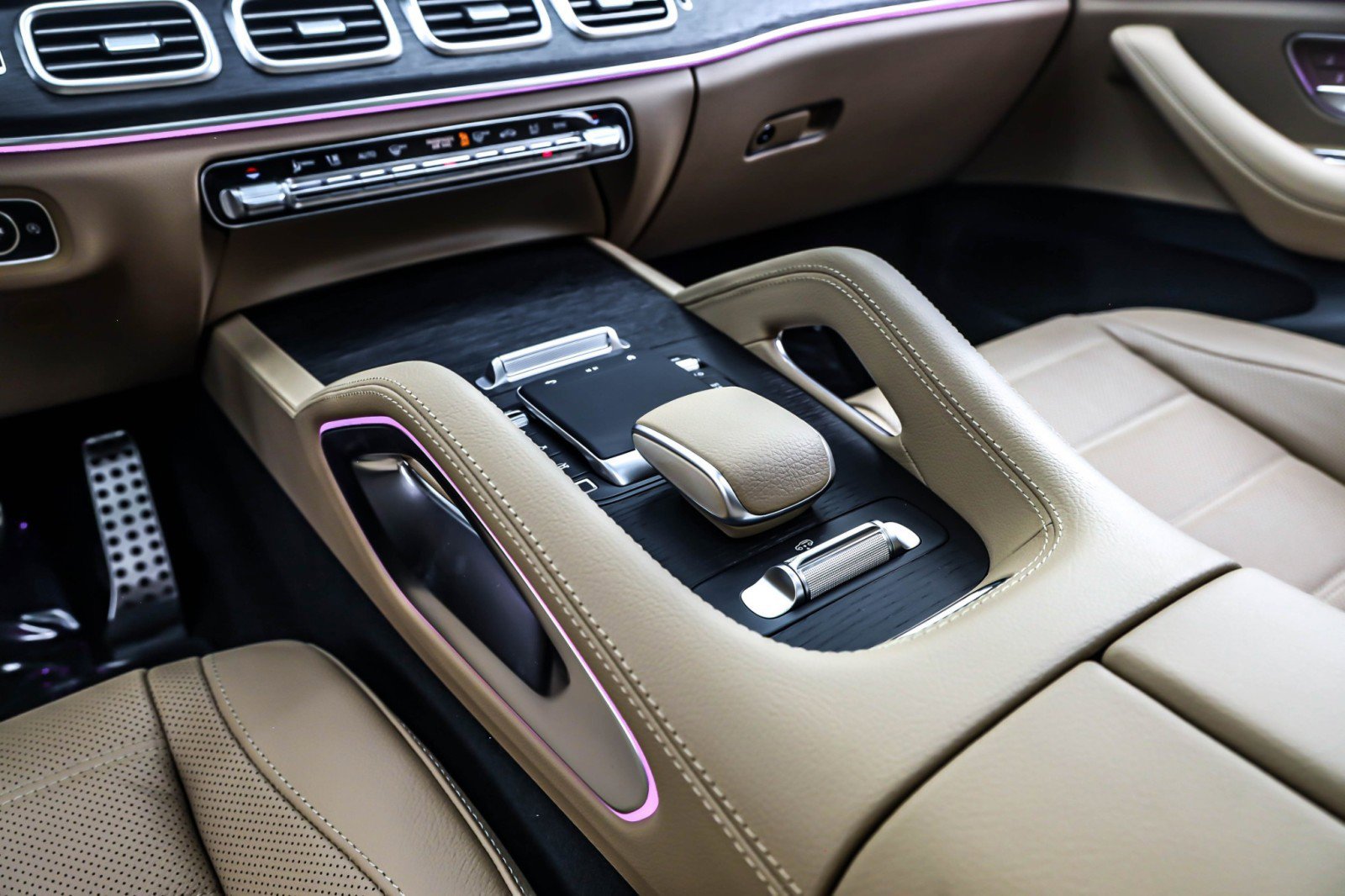New 2026 Mercedes-Benz GLS 580 4MATIC image 6