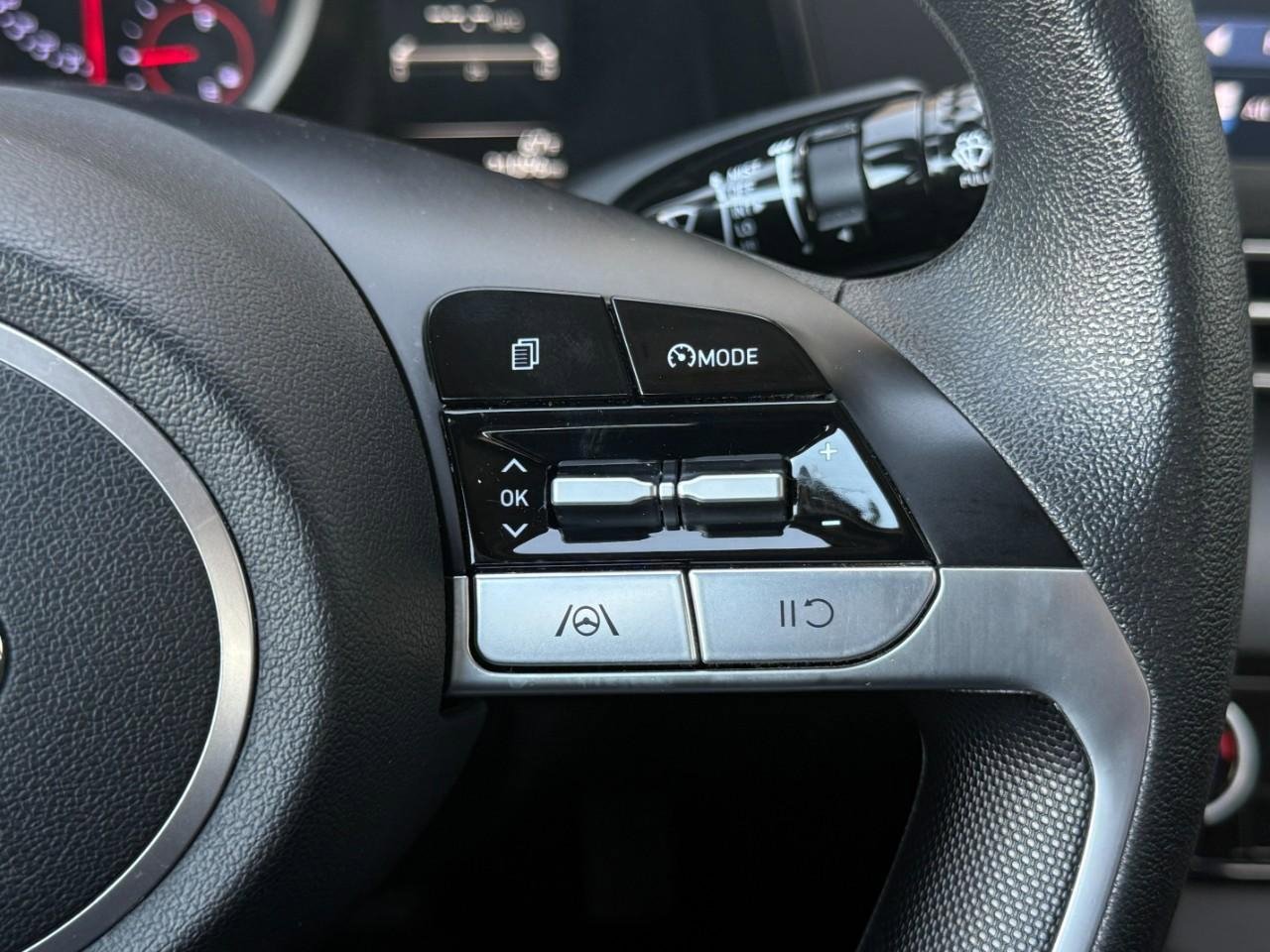 Used 2023 Hyundai Elantra SEL w/ Cargo Package image 31