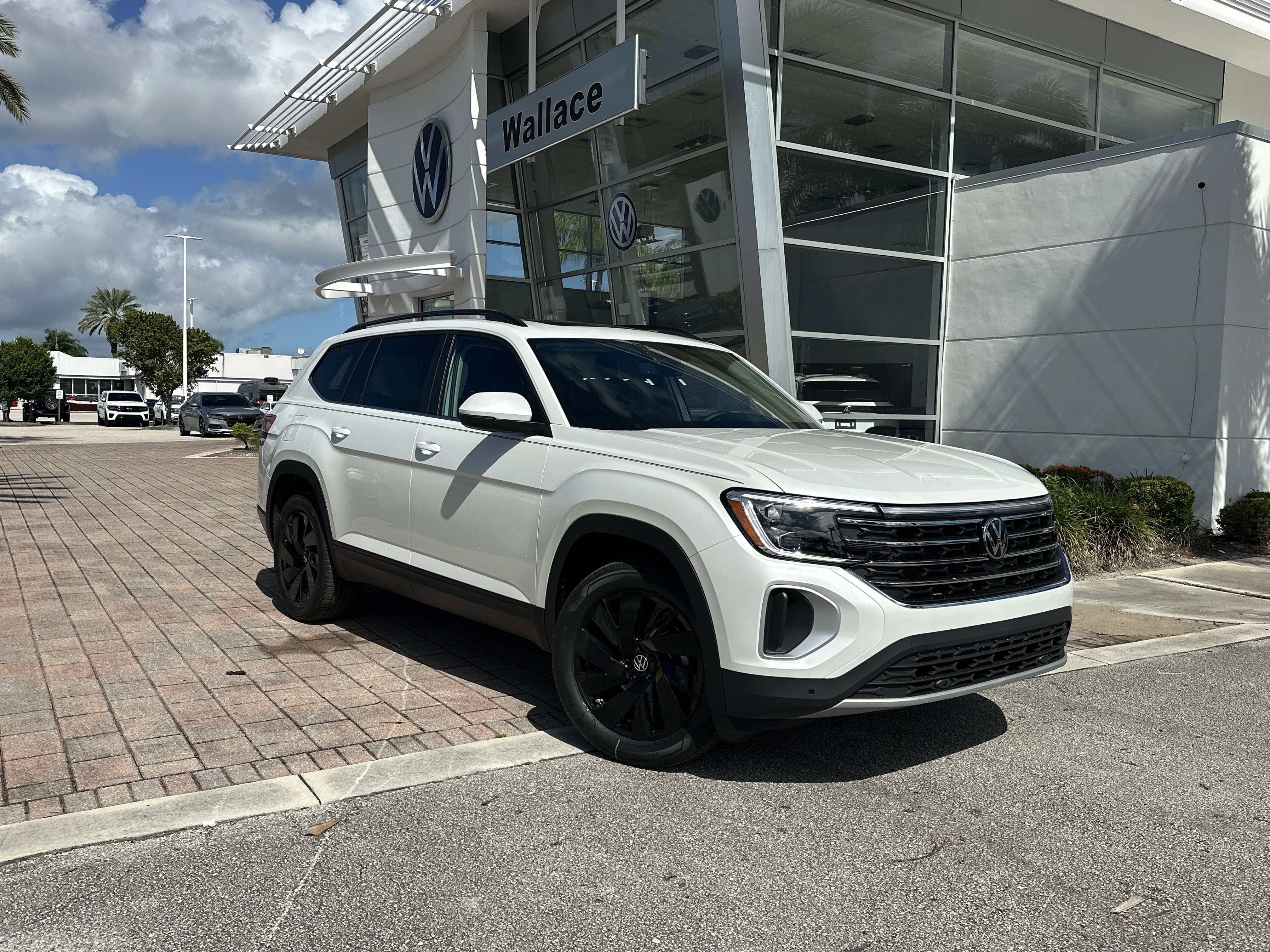 New 2026 Volkswagen Atlas SE image 1