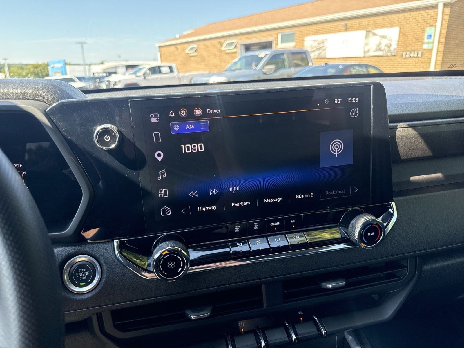 Used 2023 Chevrolet Colorado Trail Boss w/ Technology Package AWD/4WD image 17