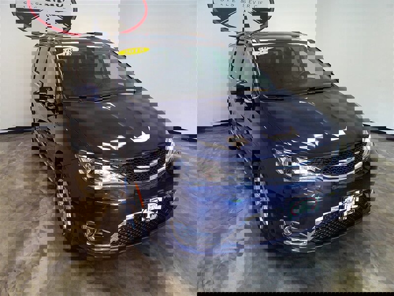 Used 2018 Chrysler Pacifica Touring-L