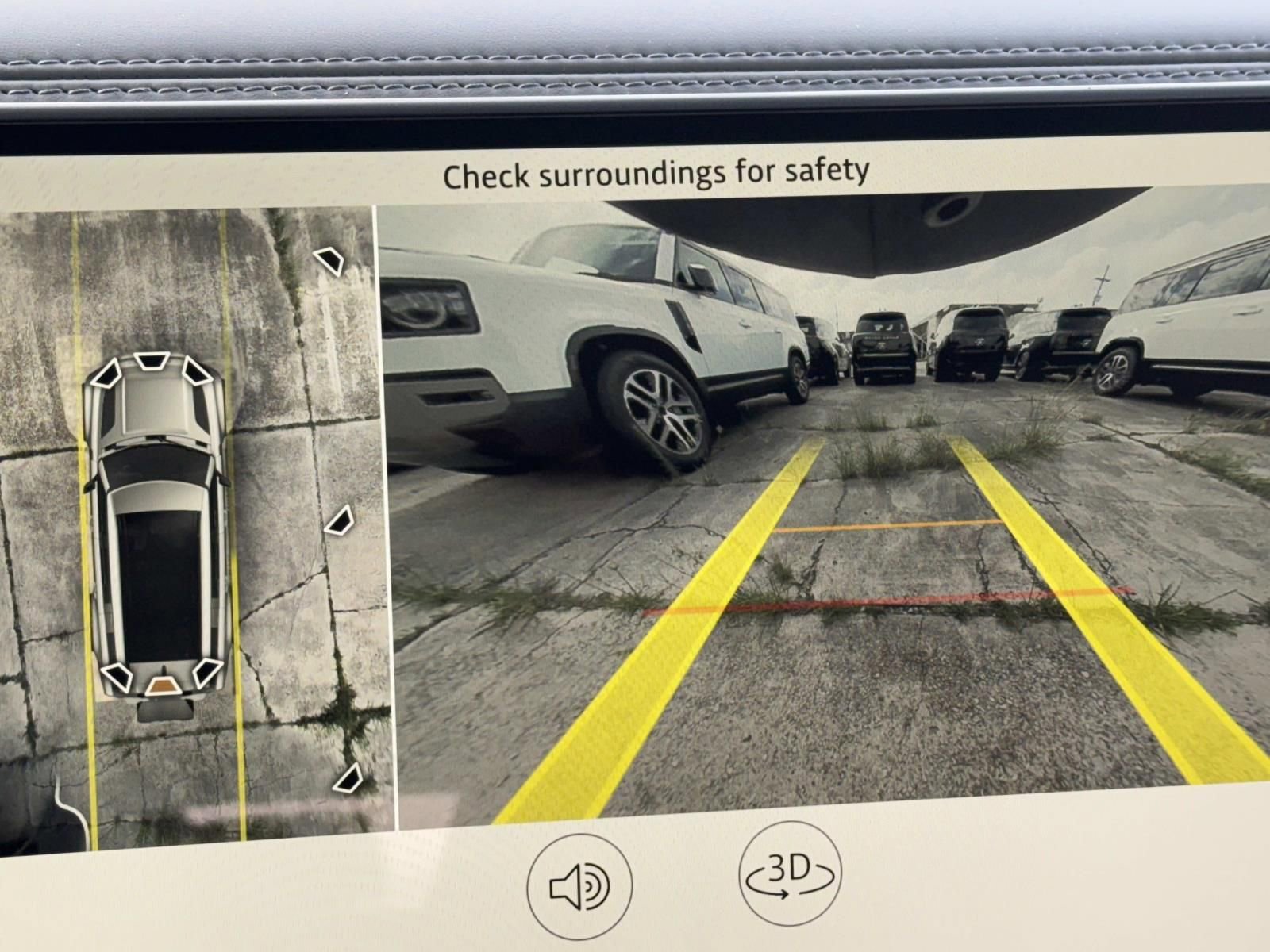 New 2026 Land Rover Defender 130 X-Dynamic SE image 12