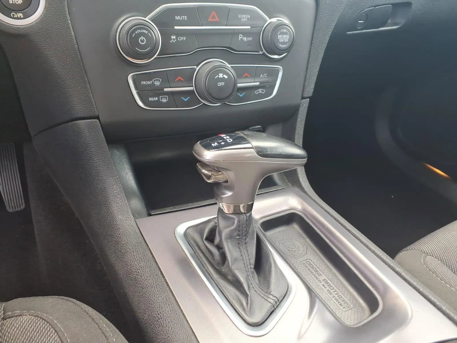 Used 2019 Dodge Charger SXT image 33