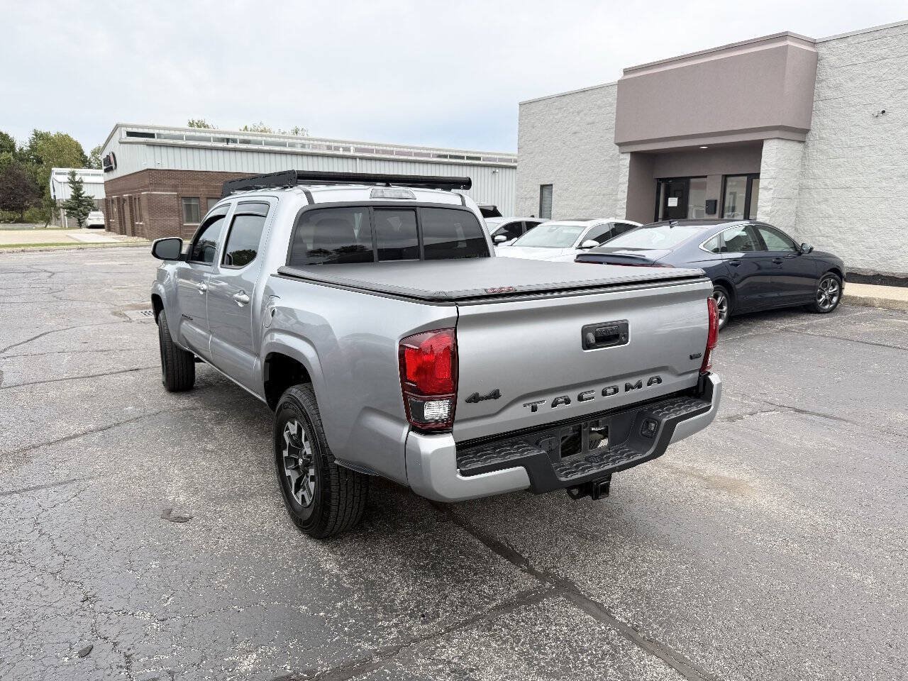Used 2023 Toyota Tacoma SR AWD/4WD image 7