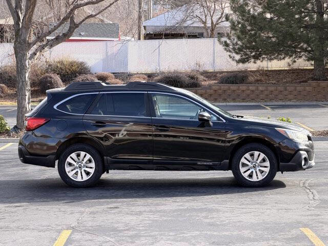 Used 2018 Subaru Outback 2.5i Premium AWD/4WD image 3