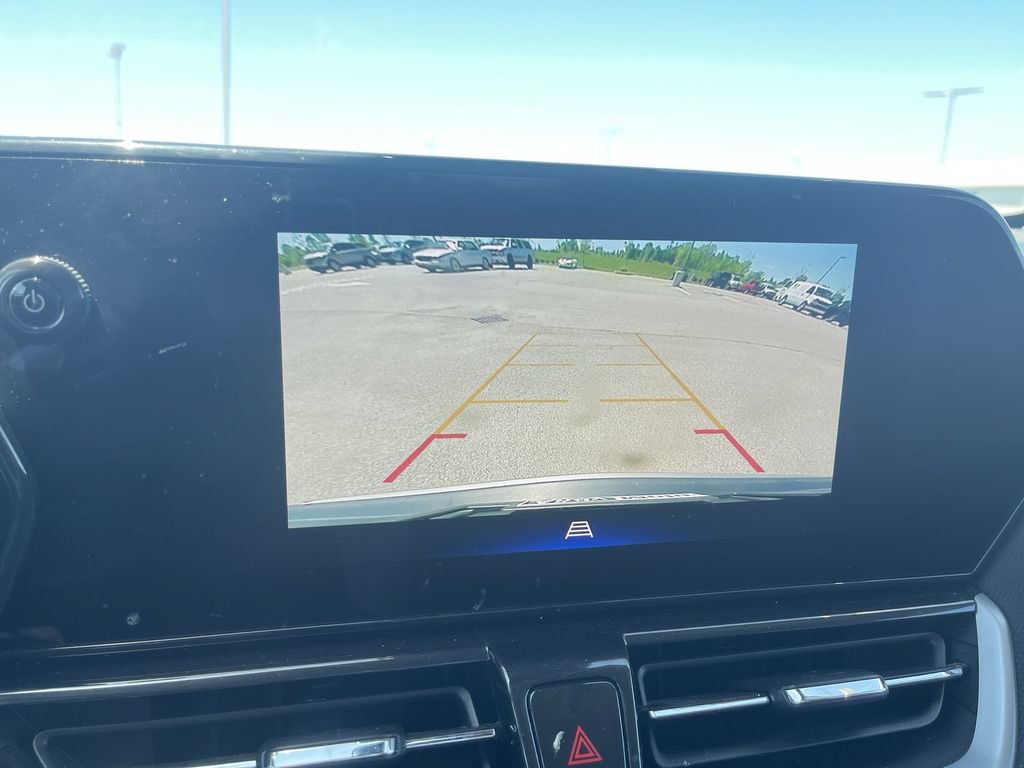 Used 2025 Chevrolet TrailBlazer LT AWD/4WD image 27