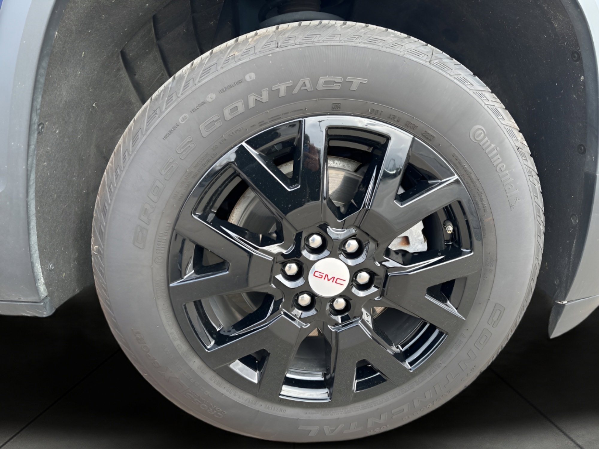 Used 2023 GMC Acadia SLT w/ Technology Package image 9