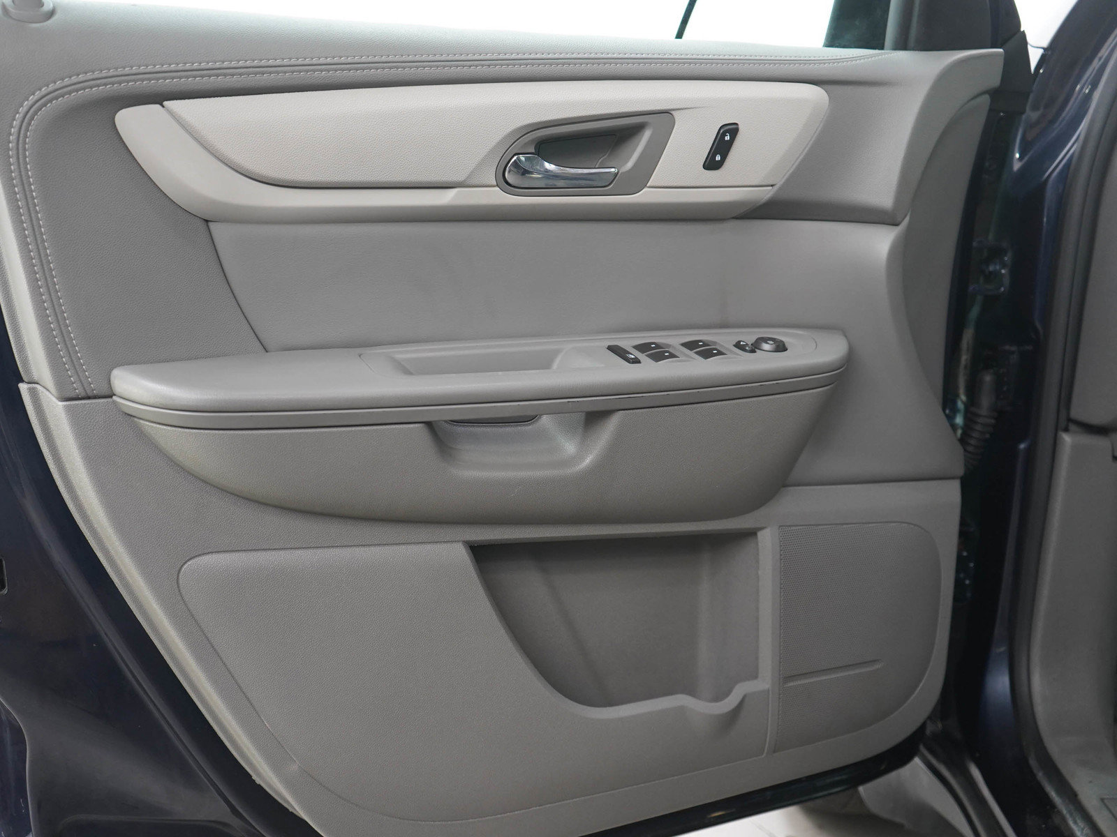 Used 2017 Chevrolet Traverse LS AWD/4WD image 19