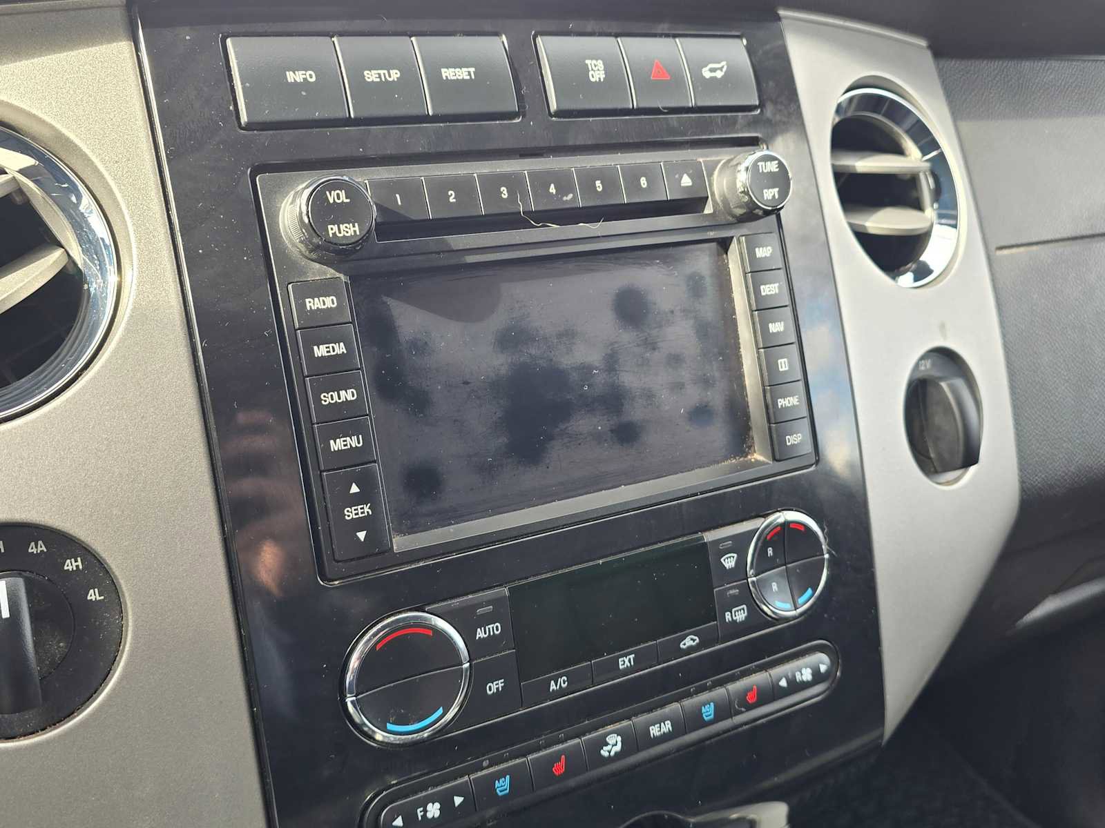 Used 2013 Ford Expedition Limited image 25