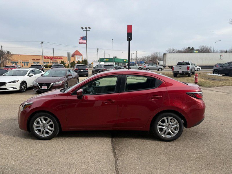 Used 2017 Toyota Yaris iA image 7