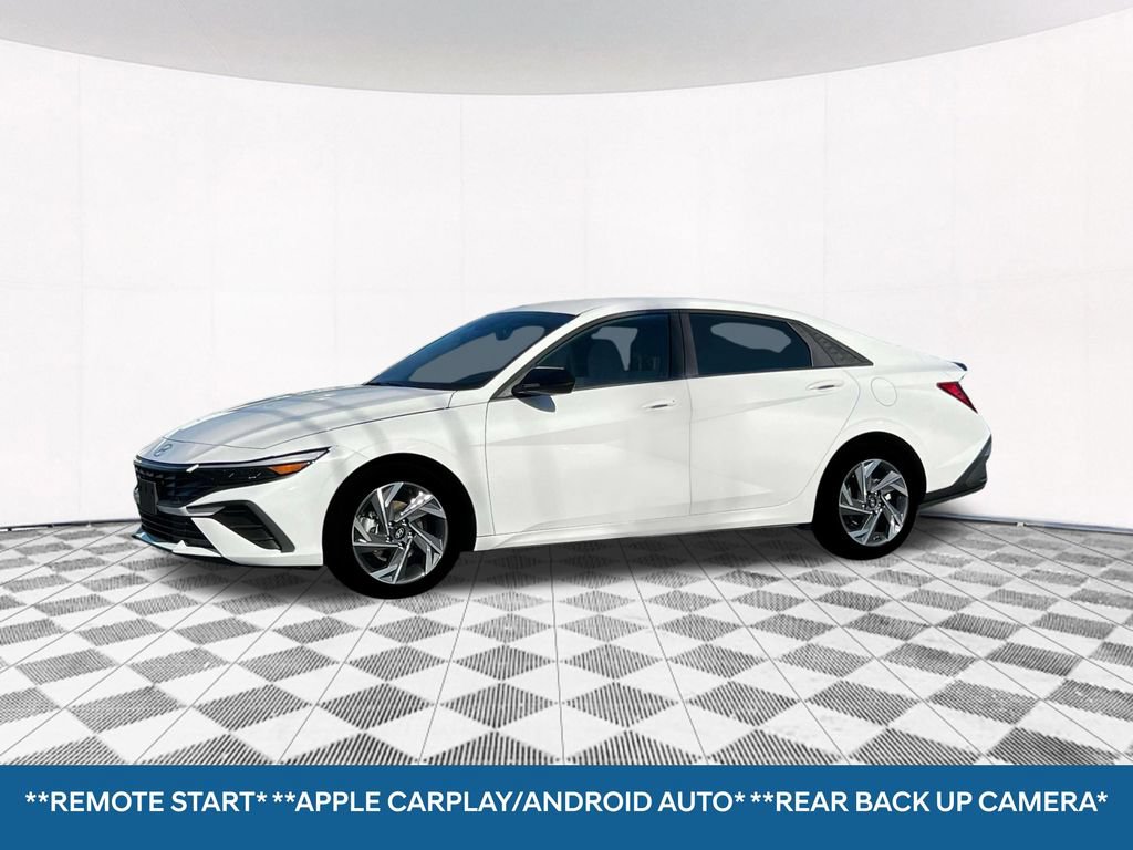 Certified 2025 Hyundai Elantra Sport FWD image 2
