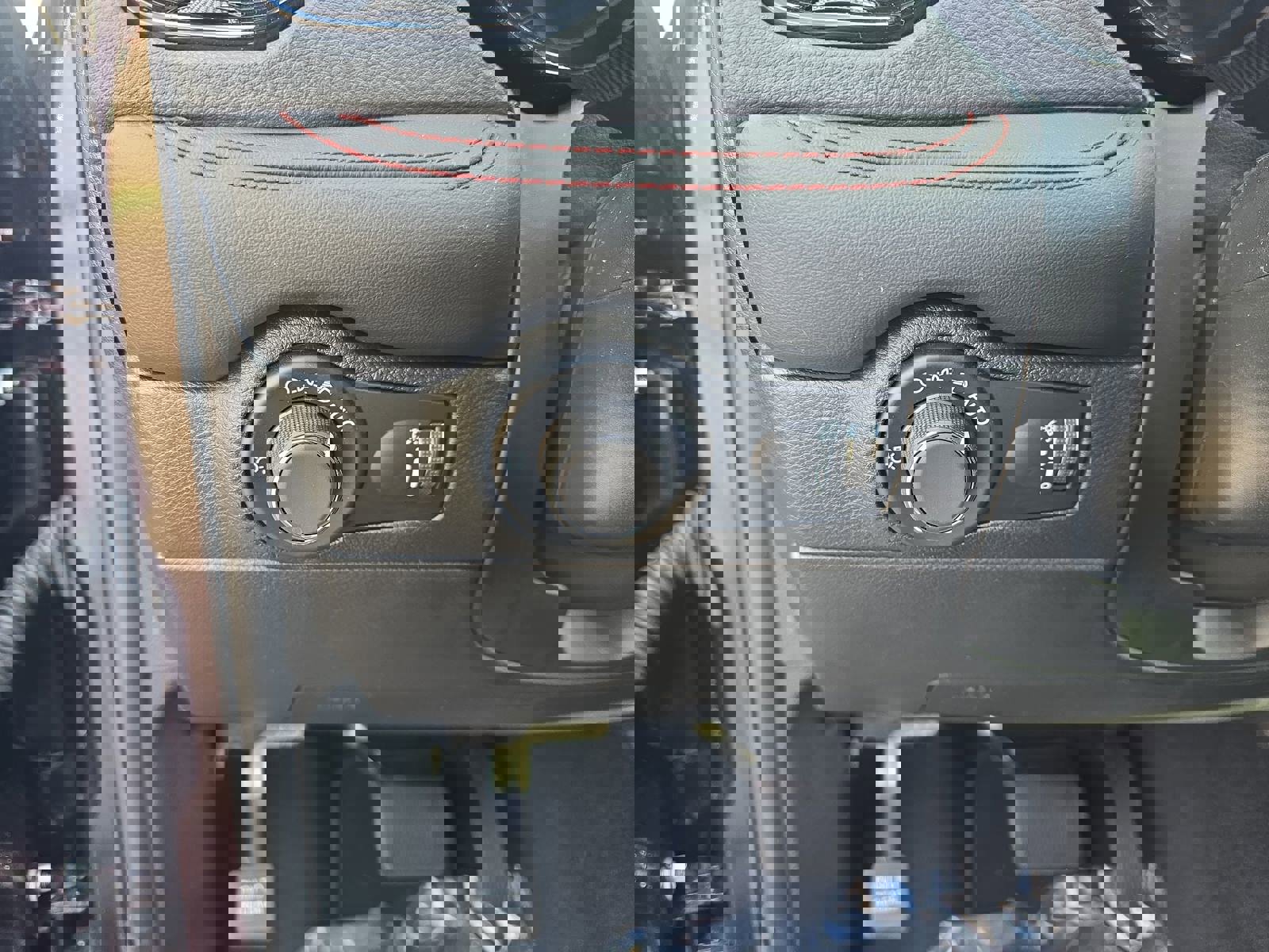 Used 2025 Dodge Durango GT image 27