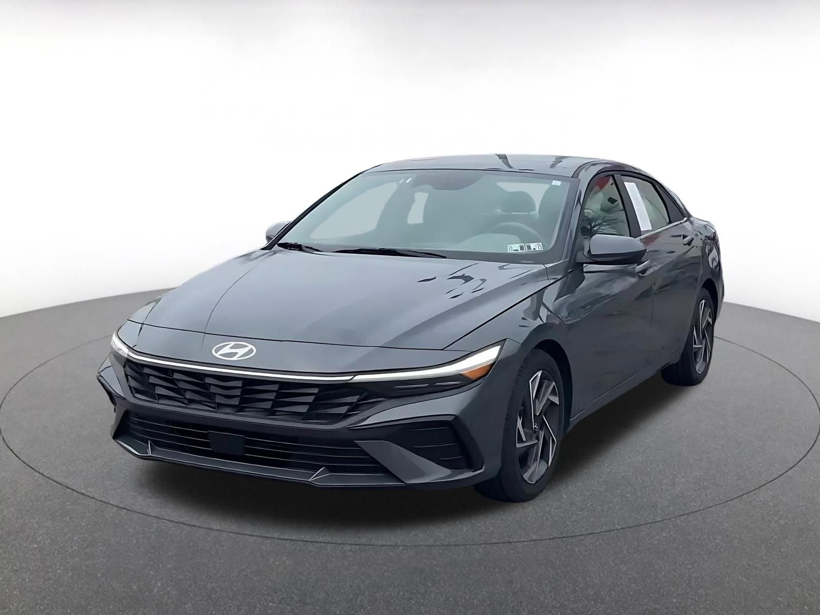 Used 2025 Hyundai Elantra SEL image 7