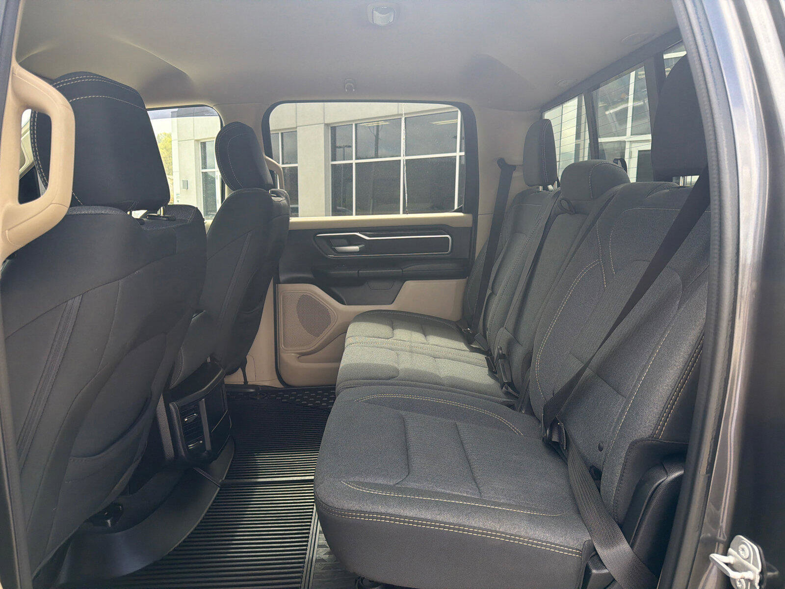 Used 2020 RAM 1500 4x4 Crew Cab image 18