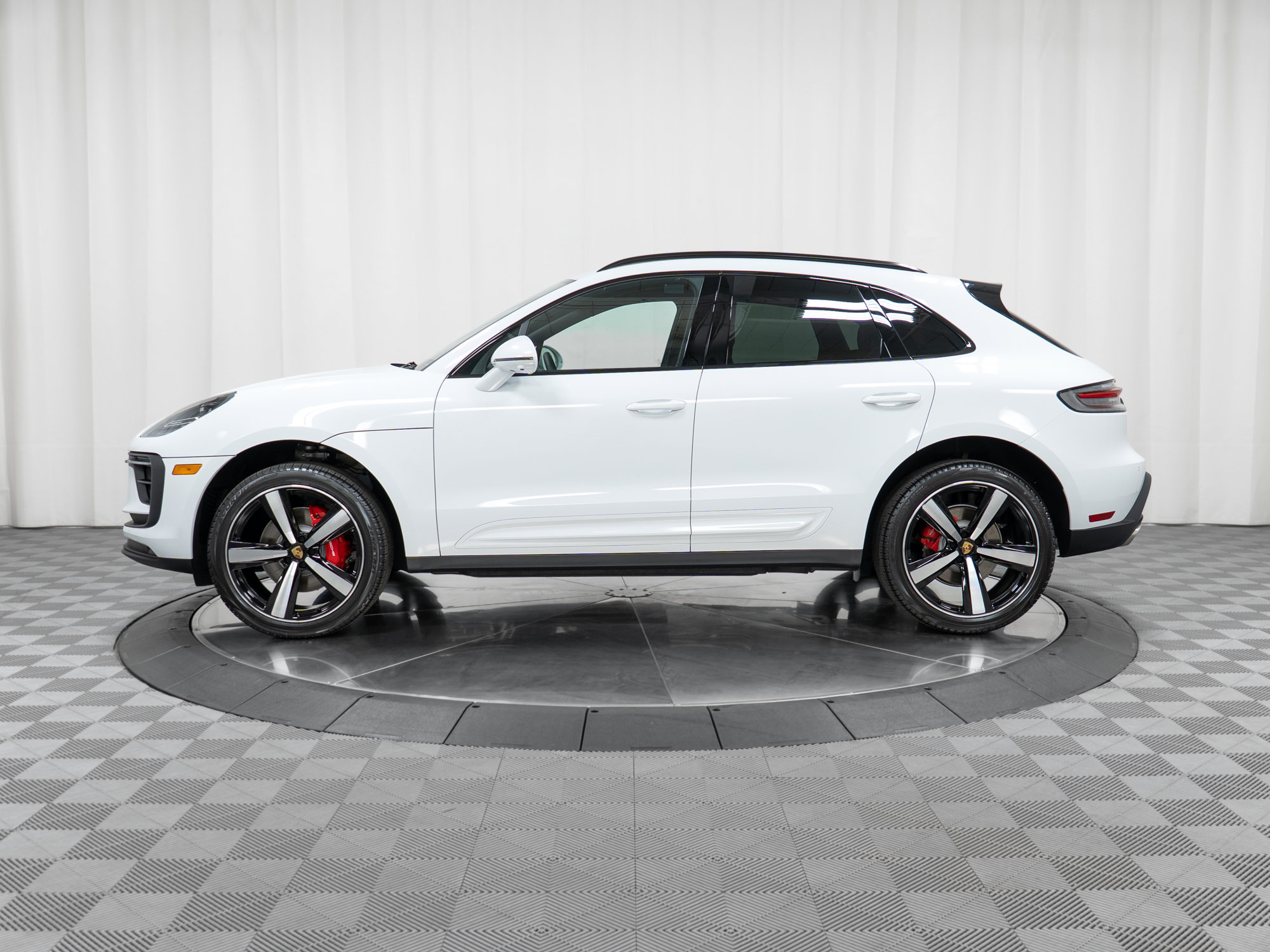 New 2026 Porsche Macan S AWD/4WD image 2