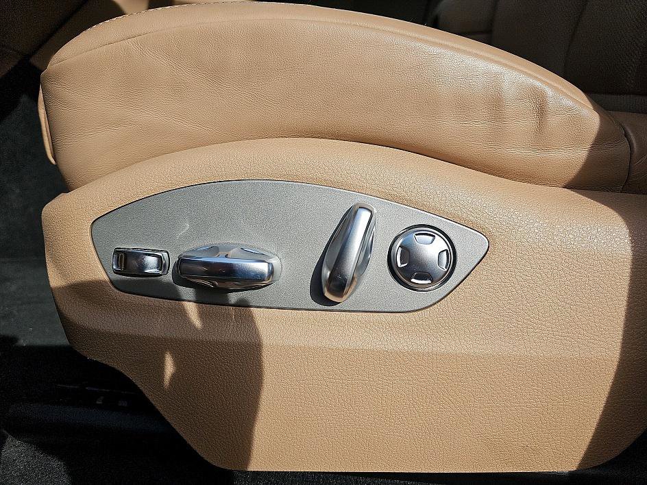 Used 2024 Porsche Macan image 15