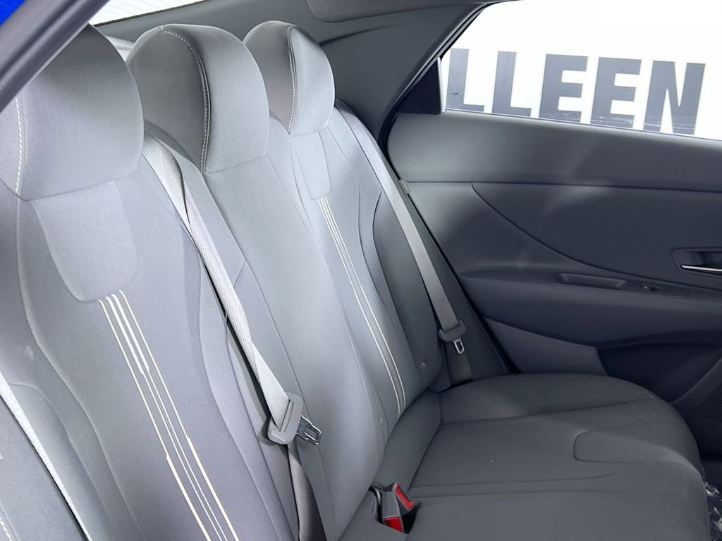 Used 2025 Hyundai Elantra Sport image 23