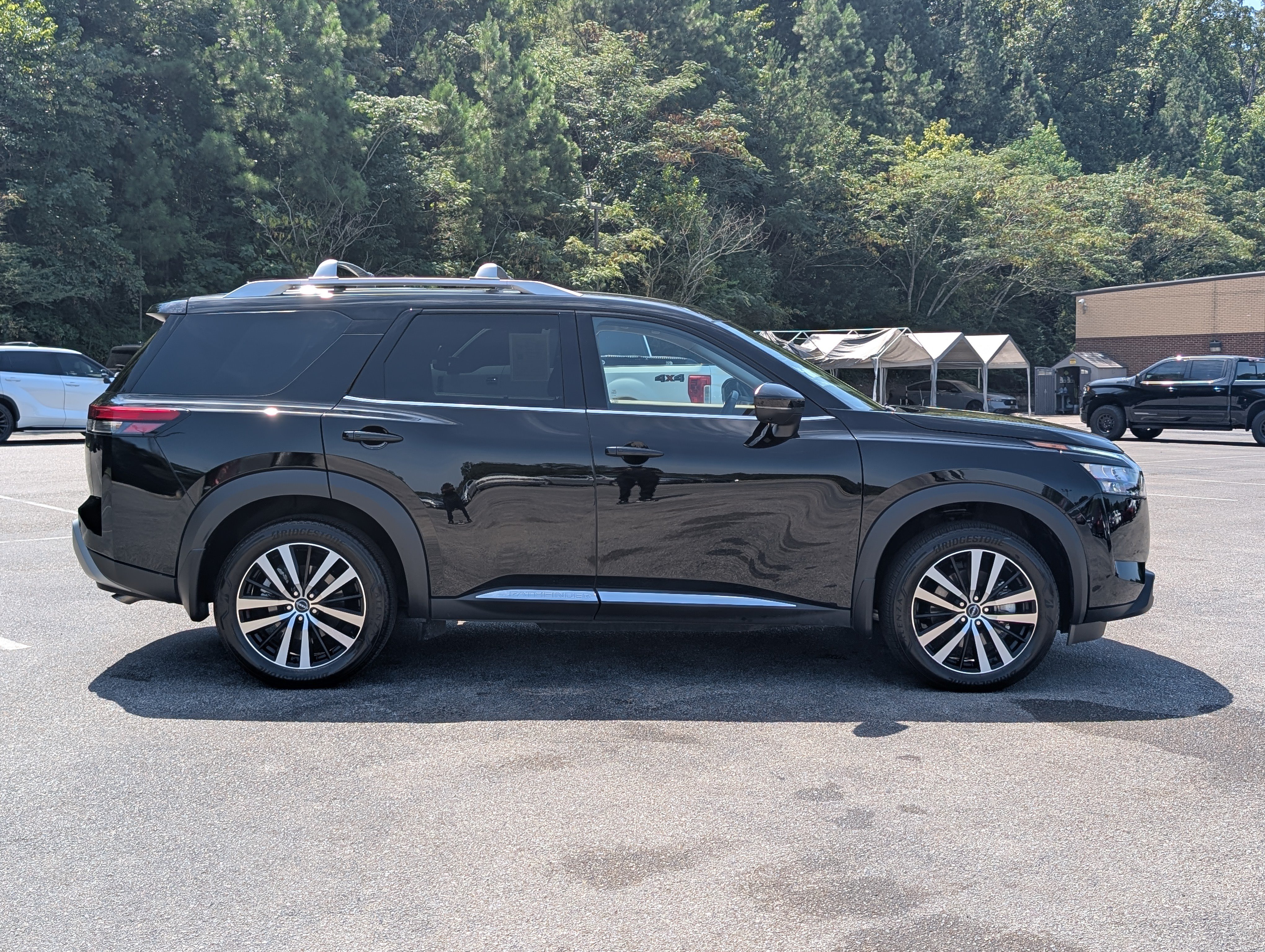 Used 2025 Nissan Pathfinder Platinum w/ Cargo Package FWD image 10