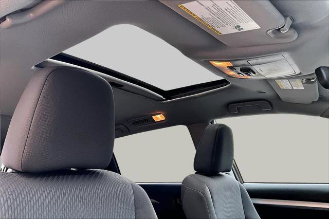 Certified 2019 Toyota Highlander LE w/ Carpet Mat Package (TMS) AWD/4WD image 14