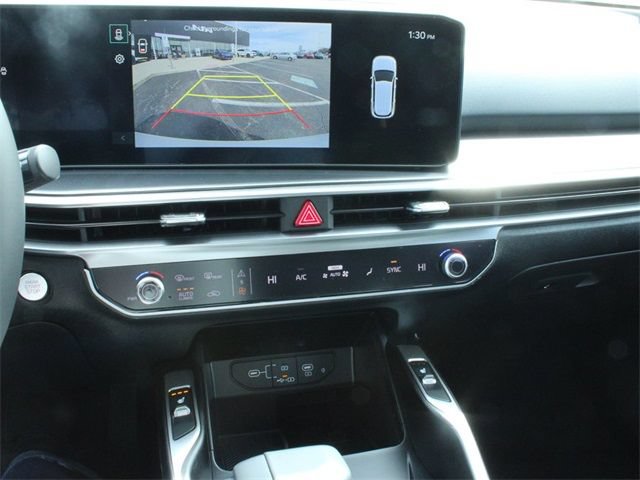 New 2025 Kia Sorento S w/ Panoramic Sunroof Package FWD image 6