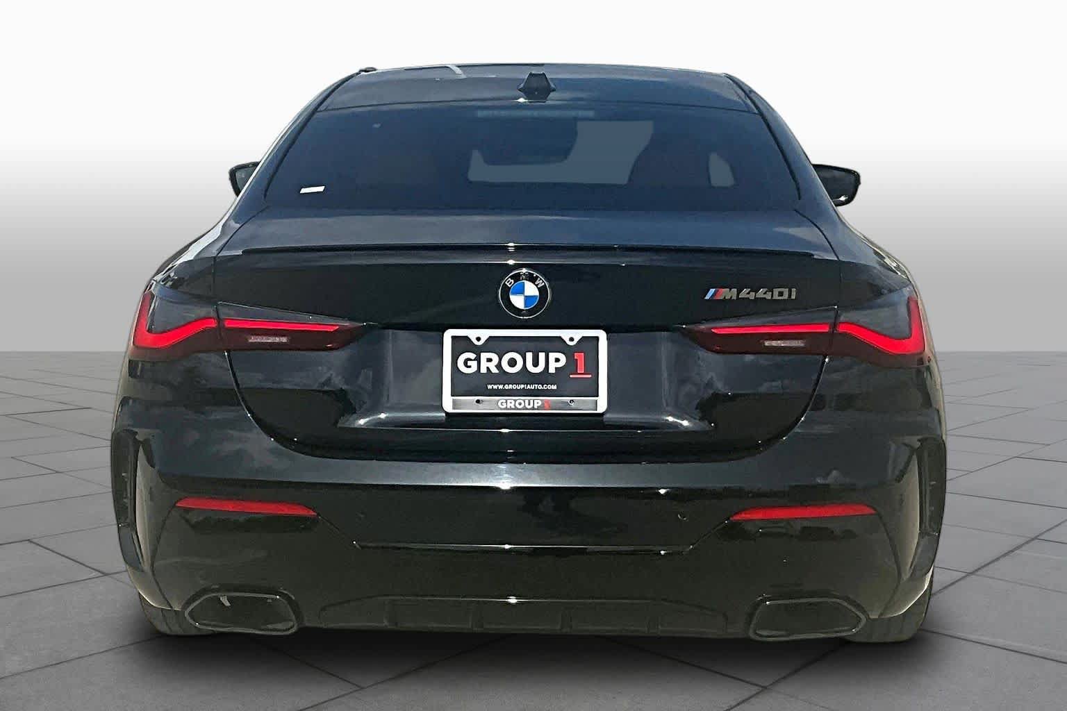 Used 2024 BMW M440i Coupe RWD image 4