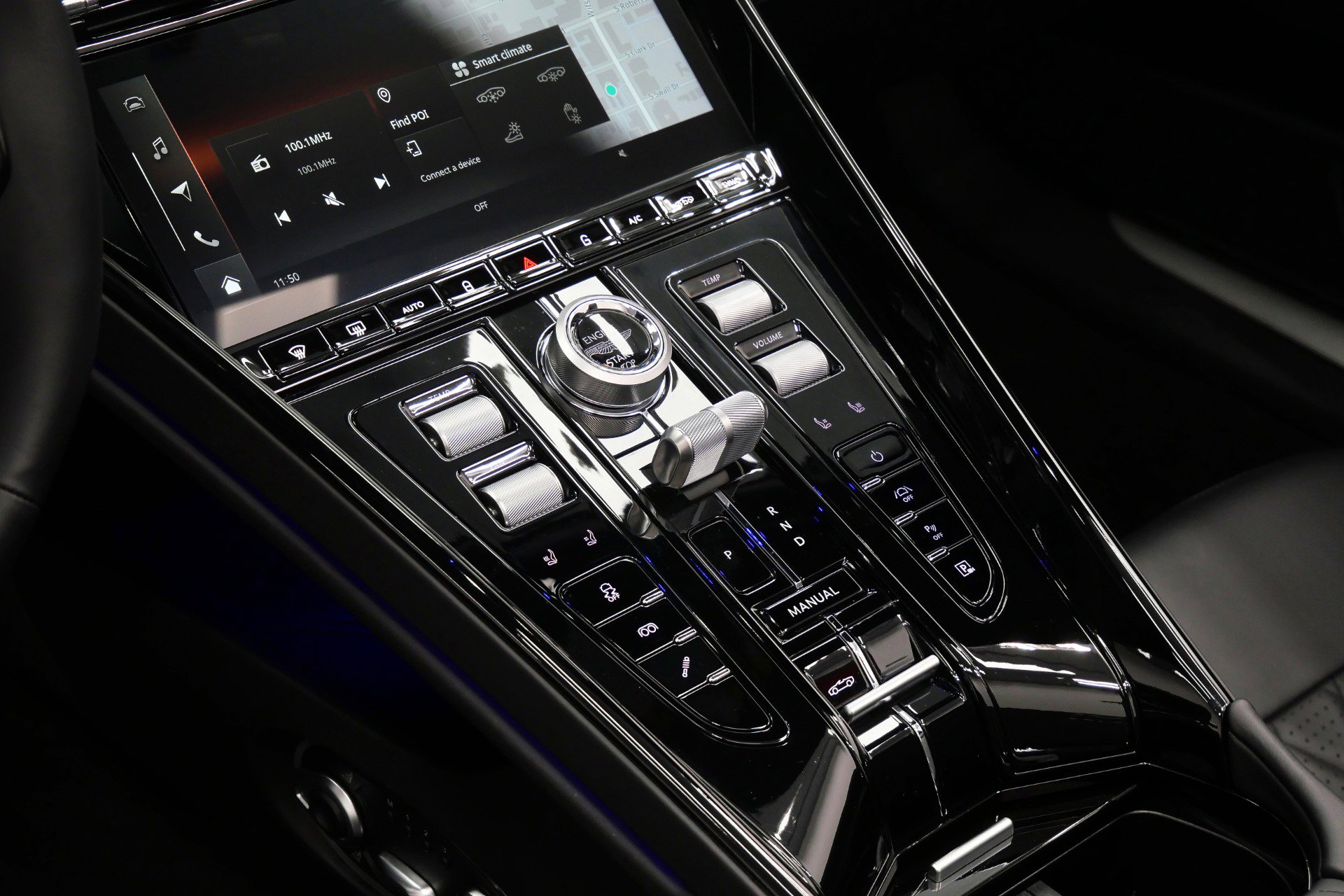 Used 2025 Aston Martin DB12 Convertible RWD image 34