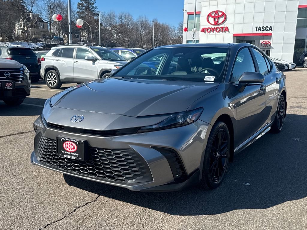 Used 2026 Toyota Camry SE w/ Convenience Package image 3