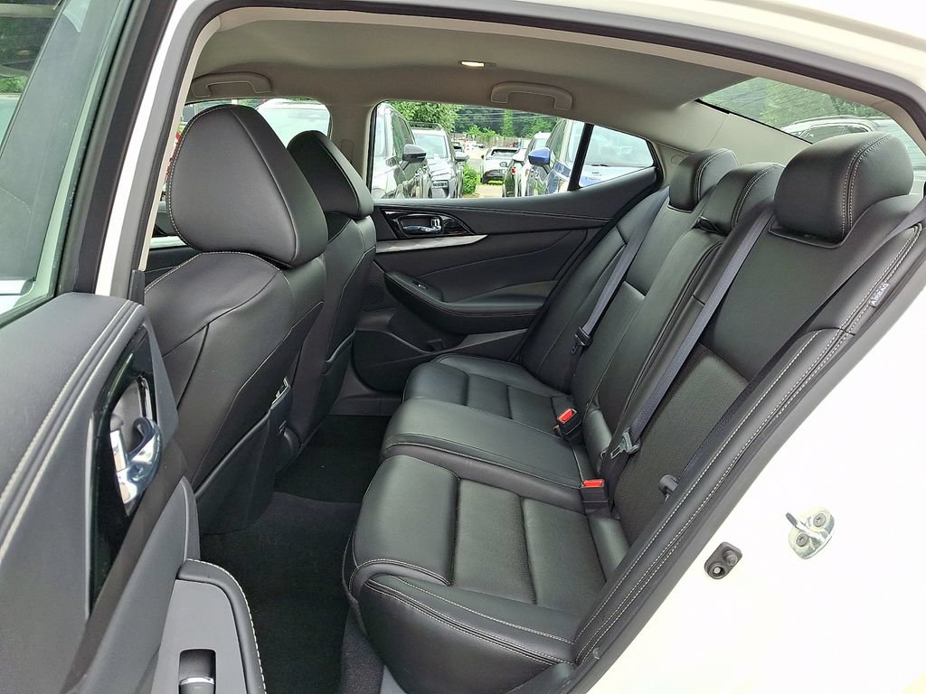 Used 2023 Nissan Maxima SV w/ Floor Mat Group FWD image 12