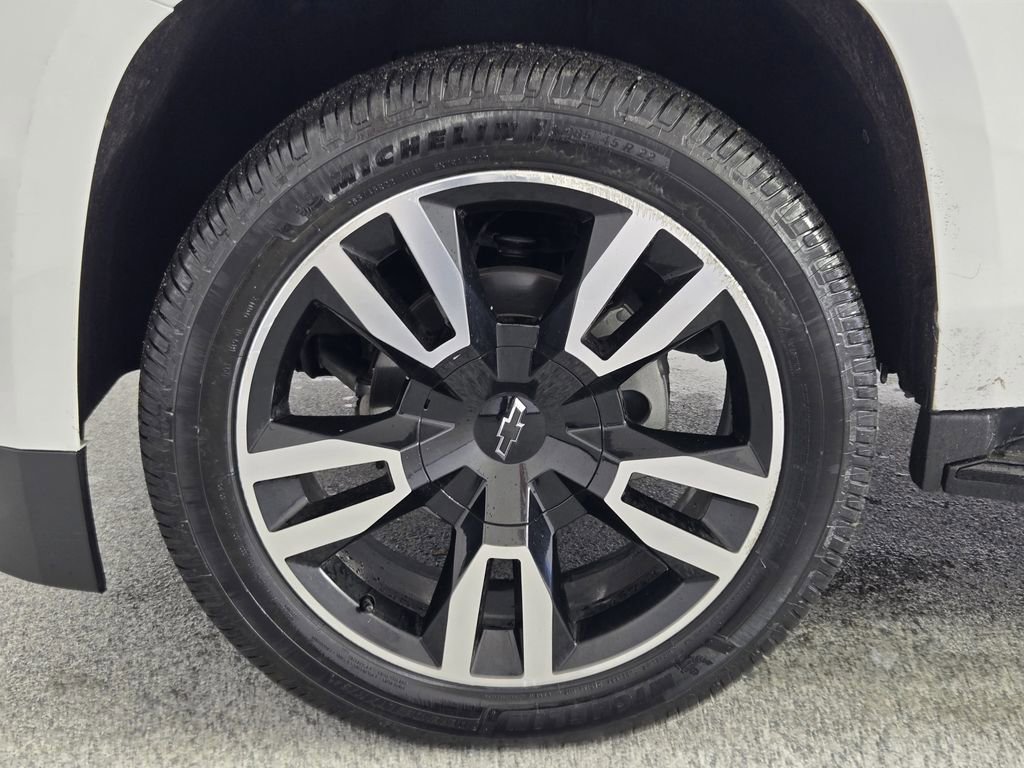 Used 2019 Chevrolet Suburban Premier image 14