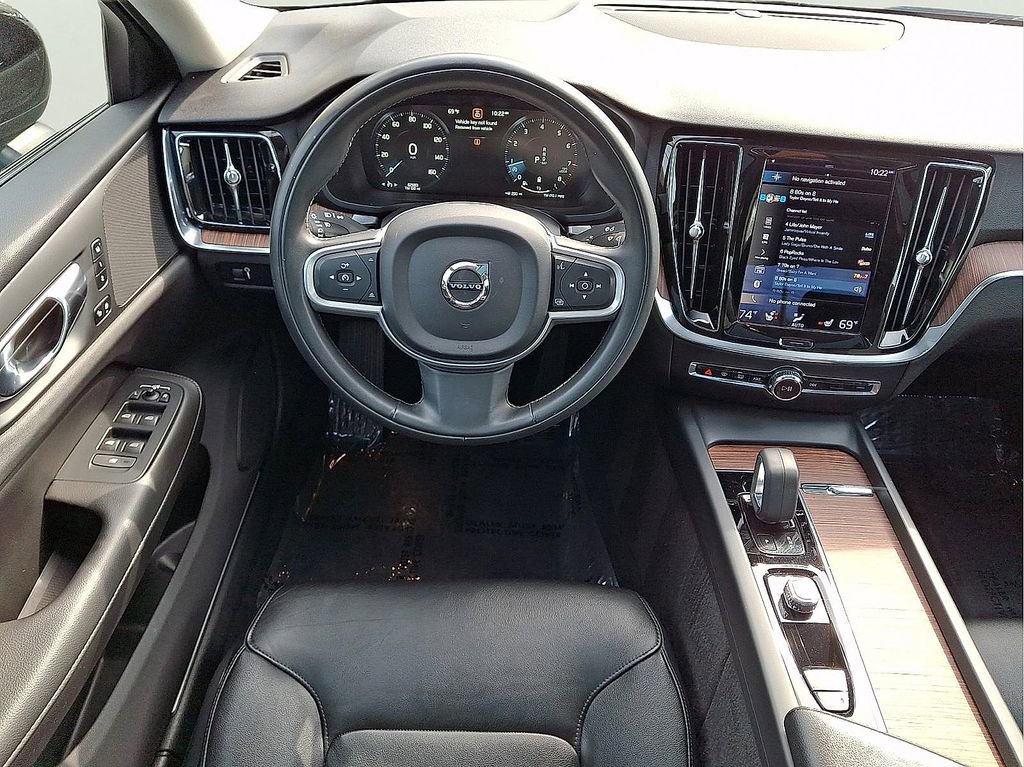 Used 2022 Volvo S60 B5 Momentum w/ Climate Package image 20