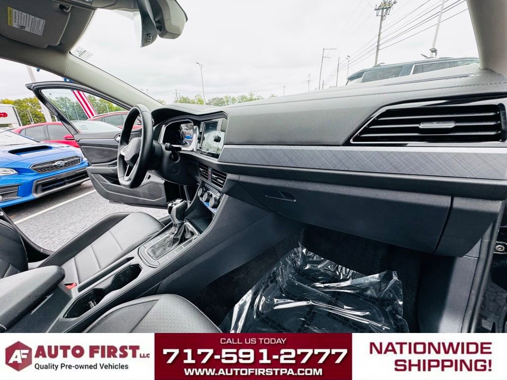 Used 2023 Volkswagen Jetta SE image 27