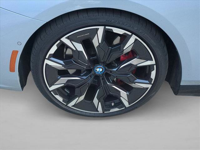 Used 2024 BMW i5 eDrive40i w/ Executive Package RWD image 27