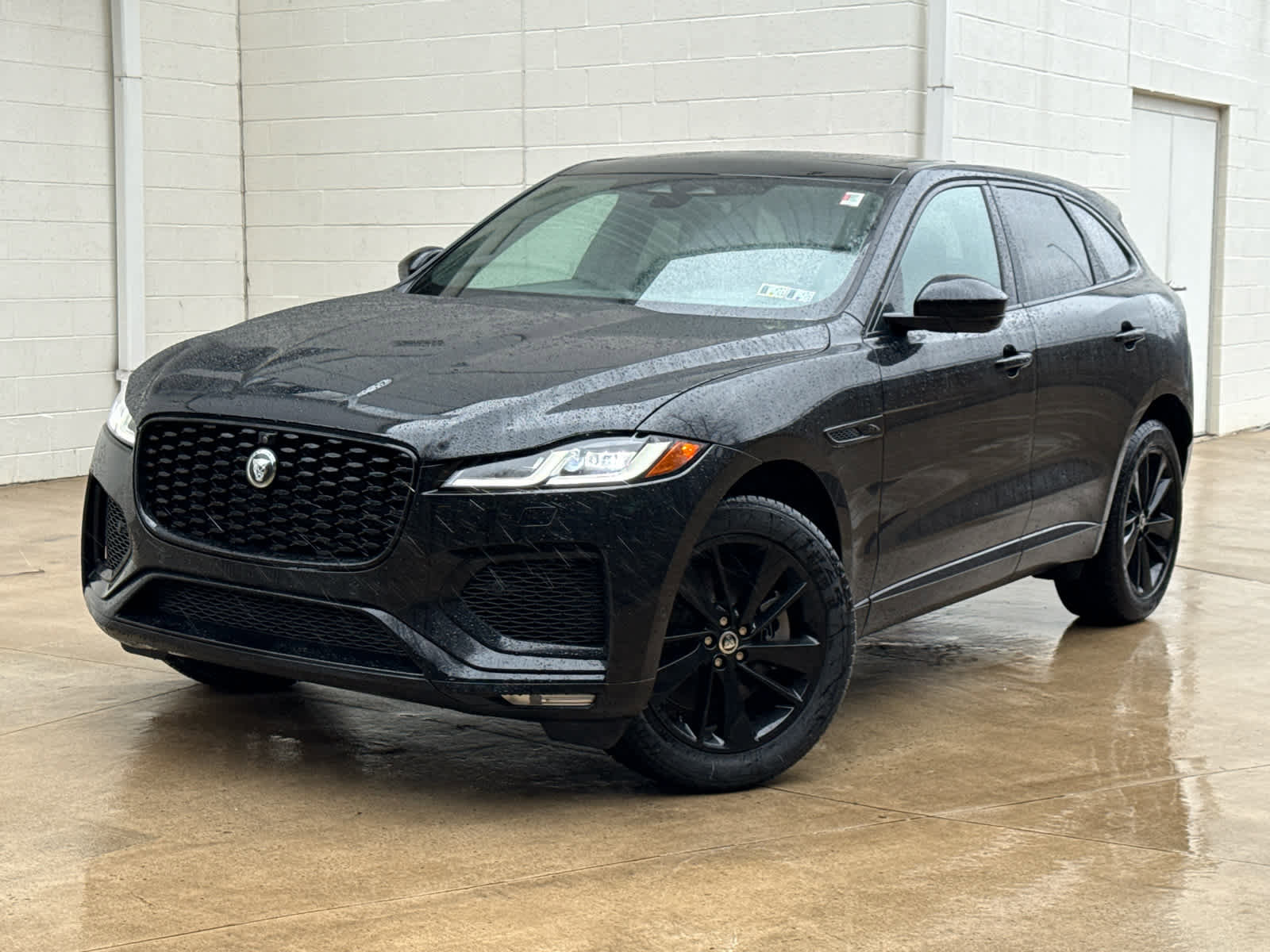 New 2026 Jaguar F-PACE R-Dynamic S image 1