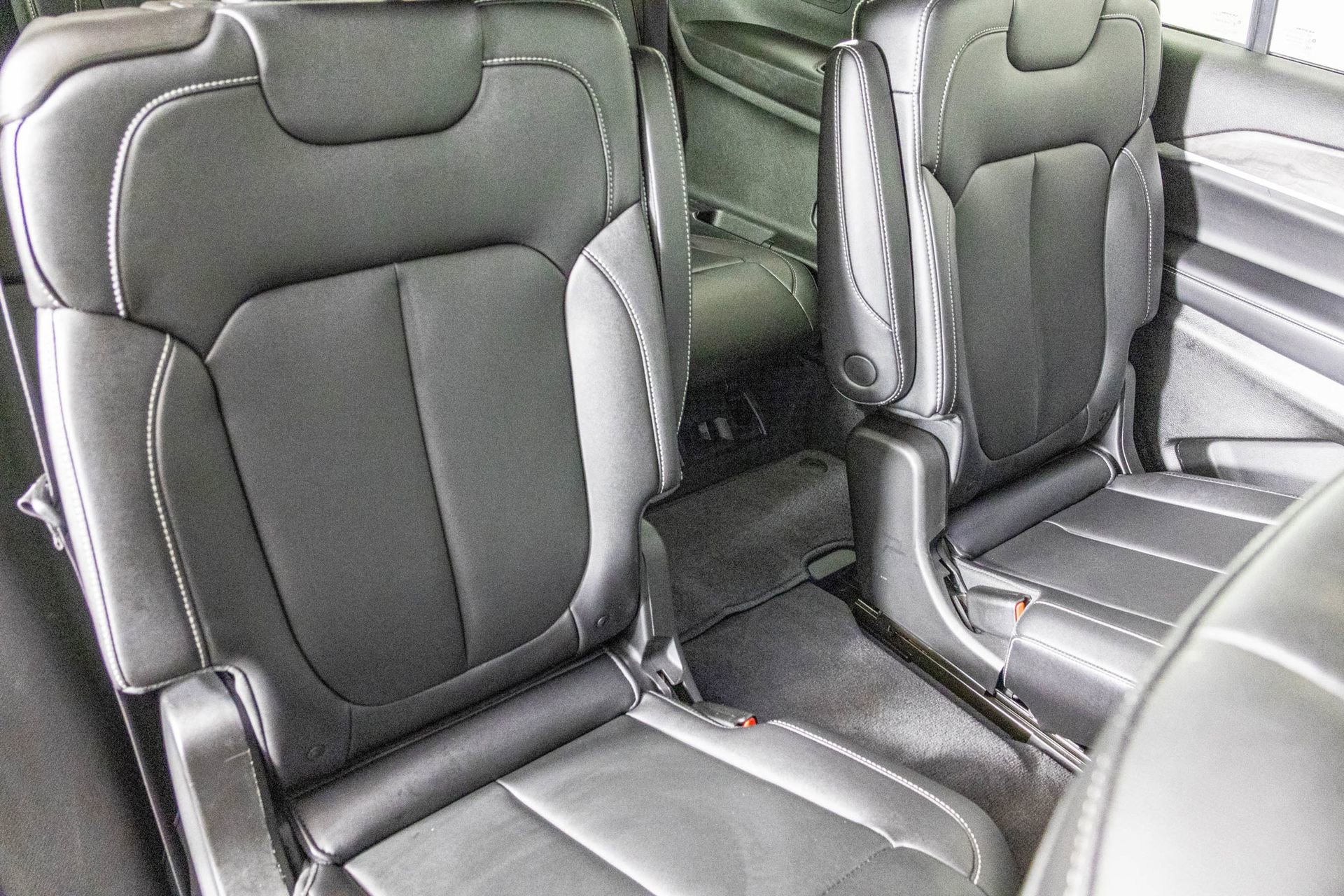 Used 2023 Jeep Grand Cherokee L Limited image 39