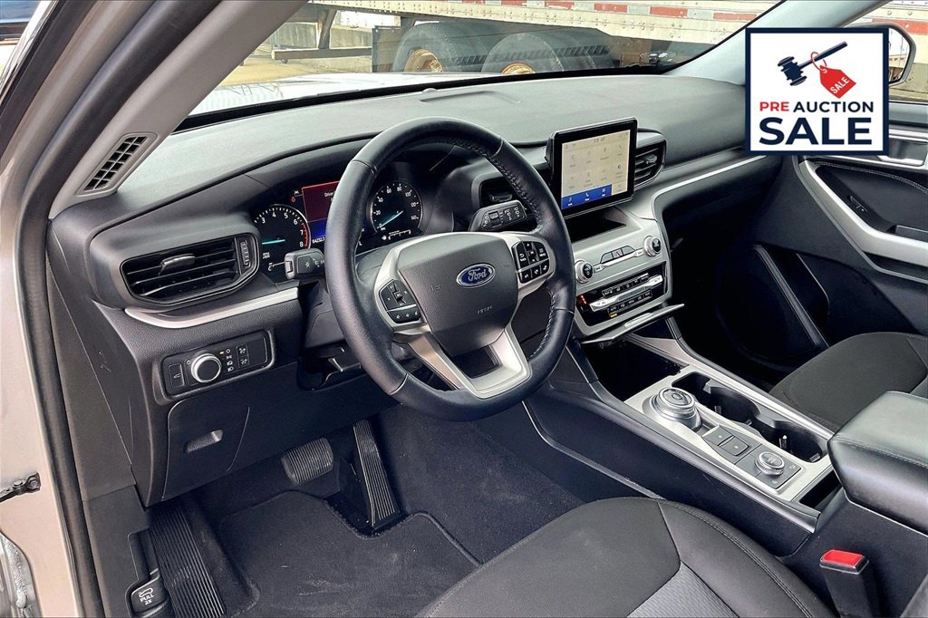 Used 2022 Ford Explorer XLT image 14