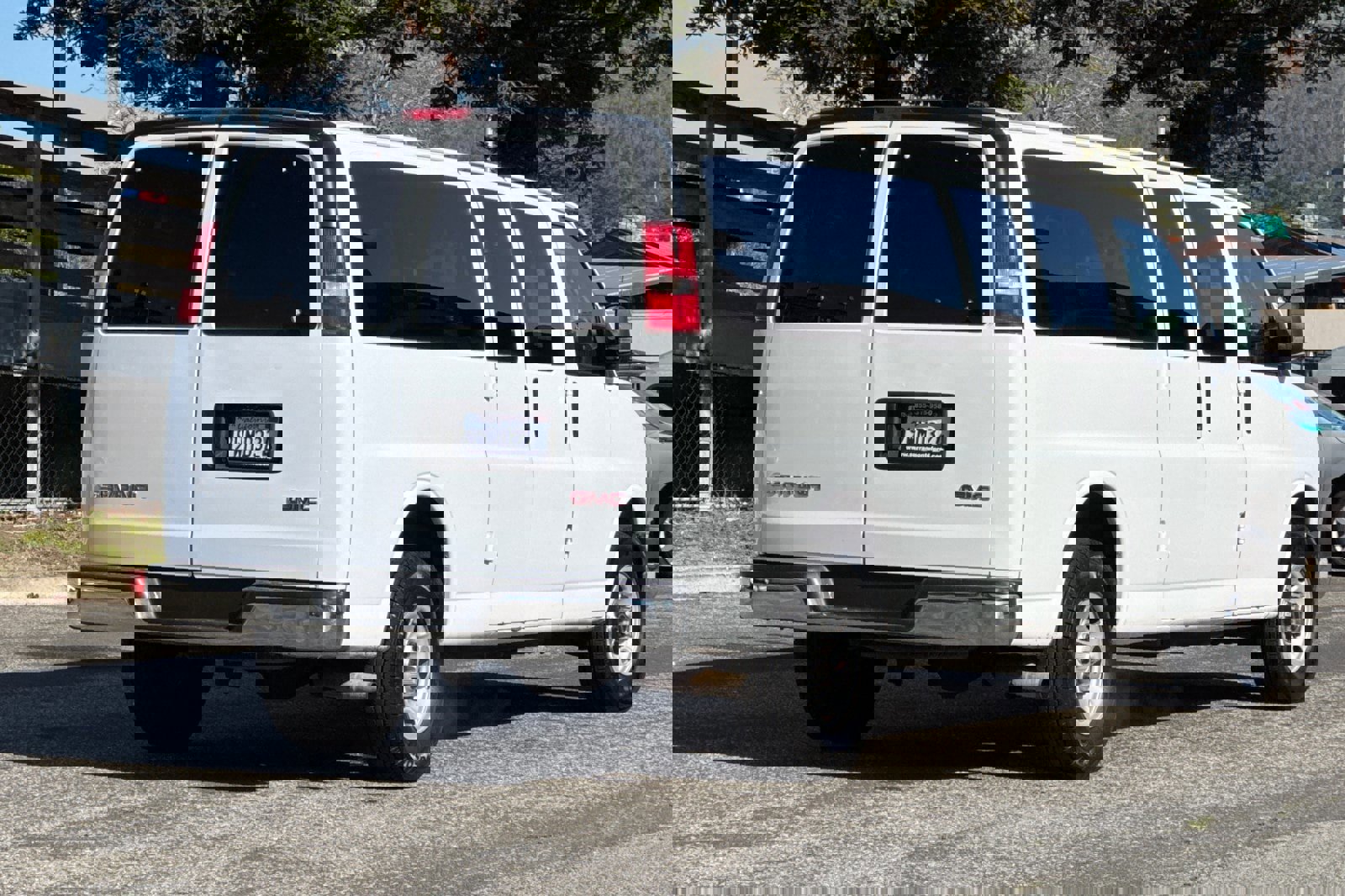 Used 2018 GMC Savana 3500 LT w/ LT Preferred Equipment Group image 4