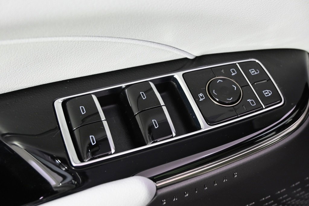 New 2025 Cadillac Lyriq Luxury image 22