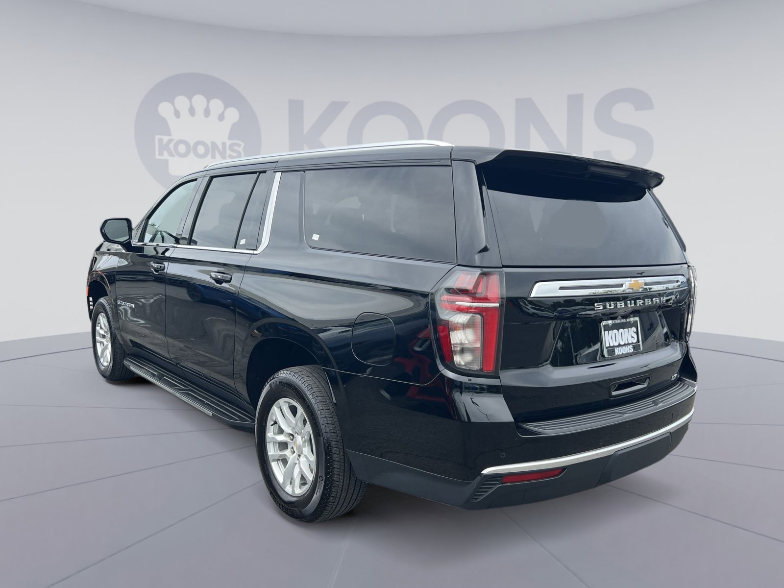 Used 2024 Chevrolet Suburban LT AWD/4WD image 8