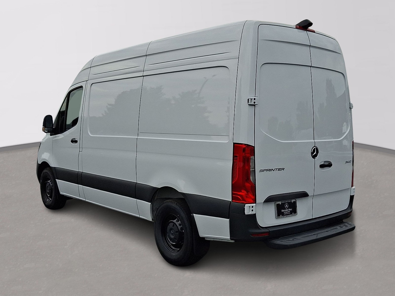Used 2025 Mercedes-Benz Sprinter 2500 image 7