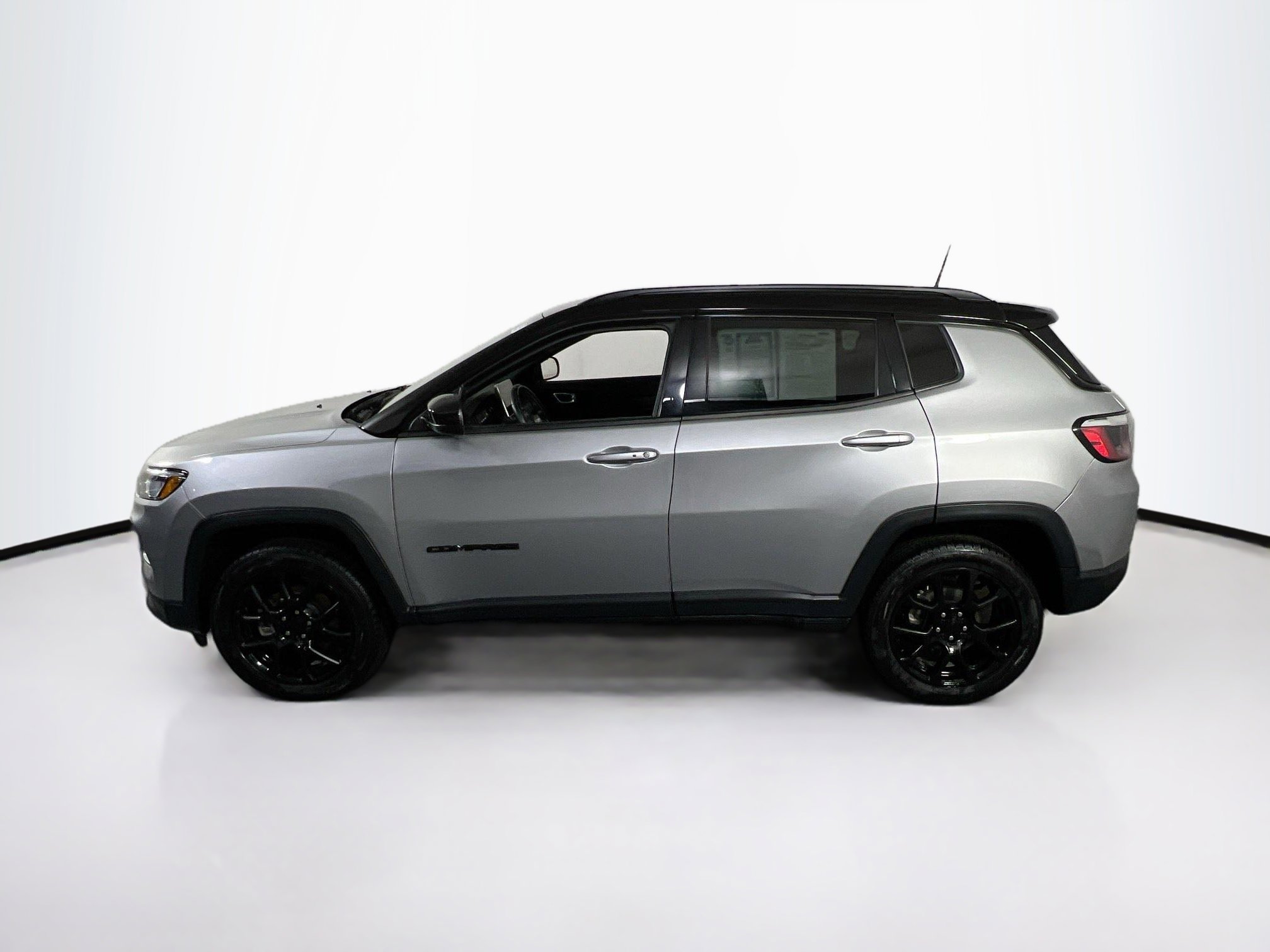 Used 2022 Jeep Compass Altitude w/ Convenience Group image 8