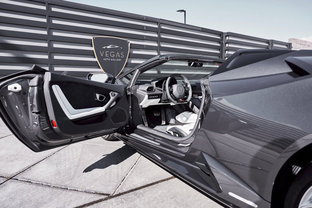 Used 2024 Lamborghini Huracan EVO AWD/4WD image 34