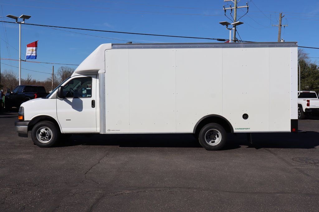 New 2026 Chevrolet Express 3500 w/ Power Convenience Package image 27