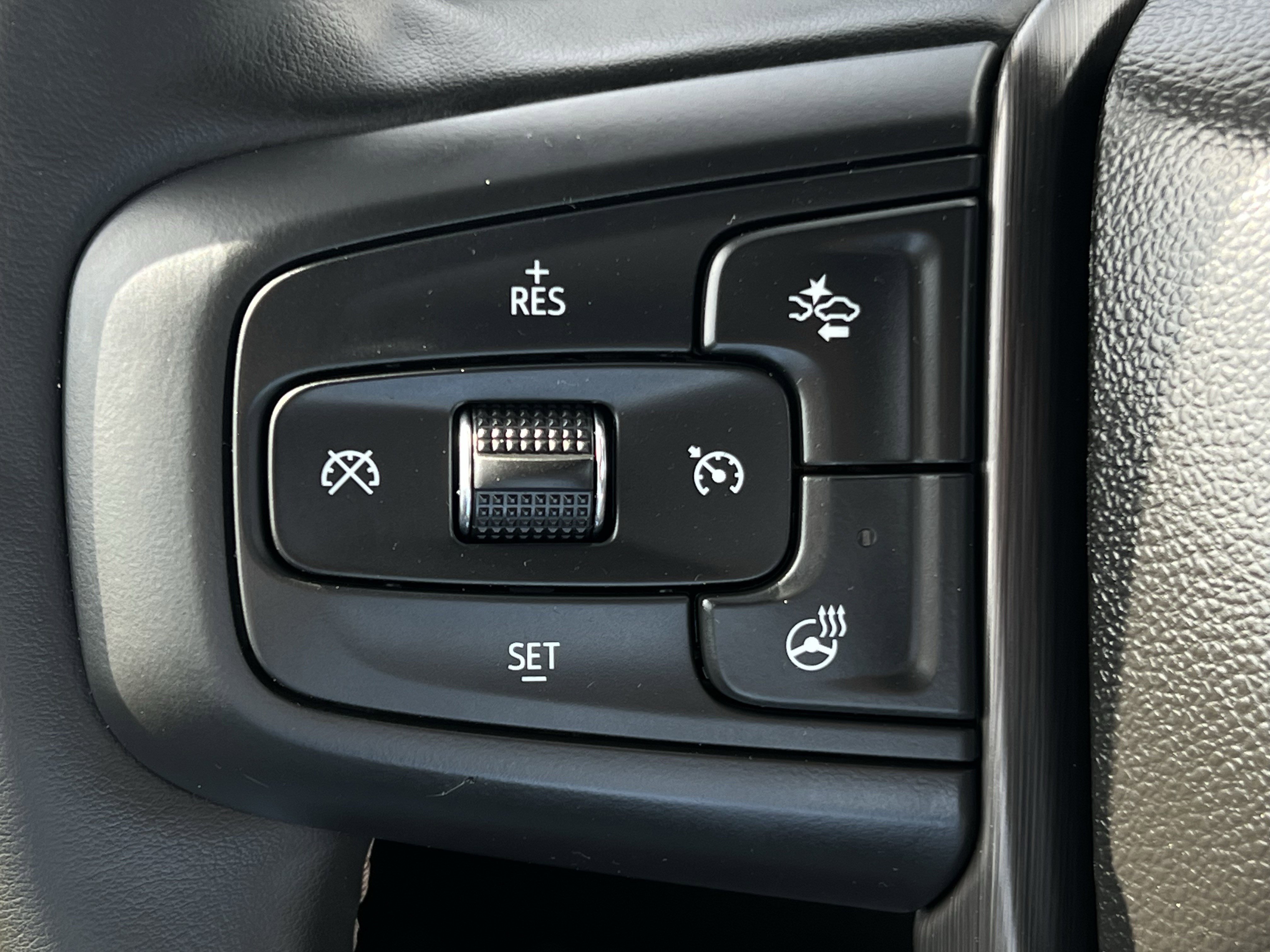 Used 2025 GMC Sierra 2500 AT4 image 12